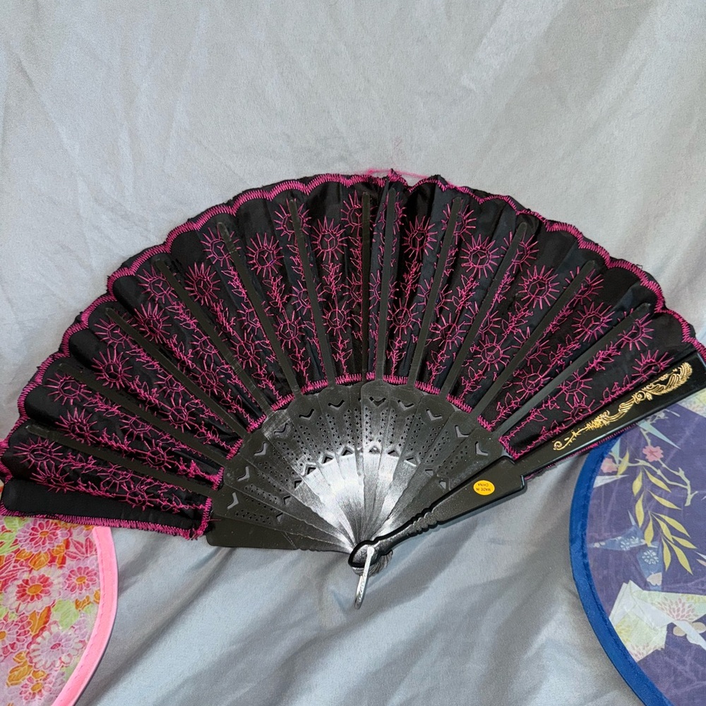 RAVELUXE 🥳 Rave / Party Handheld Fan 🪭 ⚡️⚡️⚡️Purple ⚡️⚡️⚡️